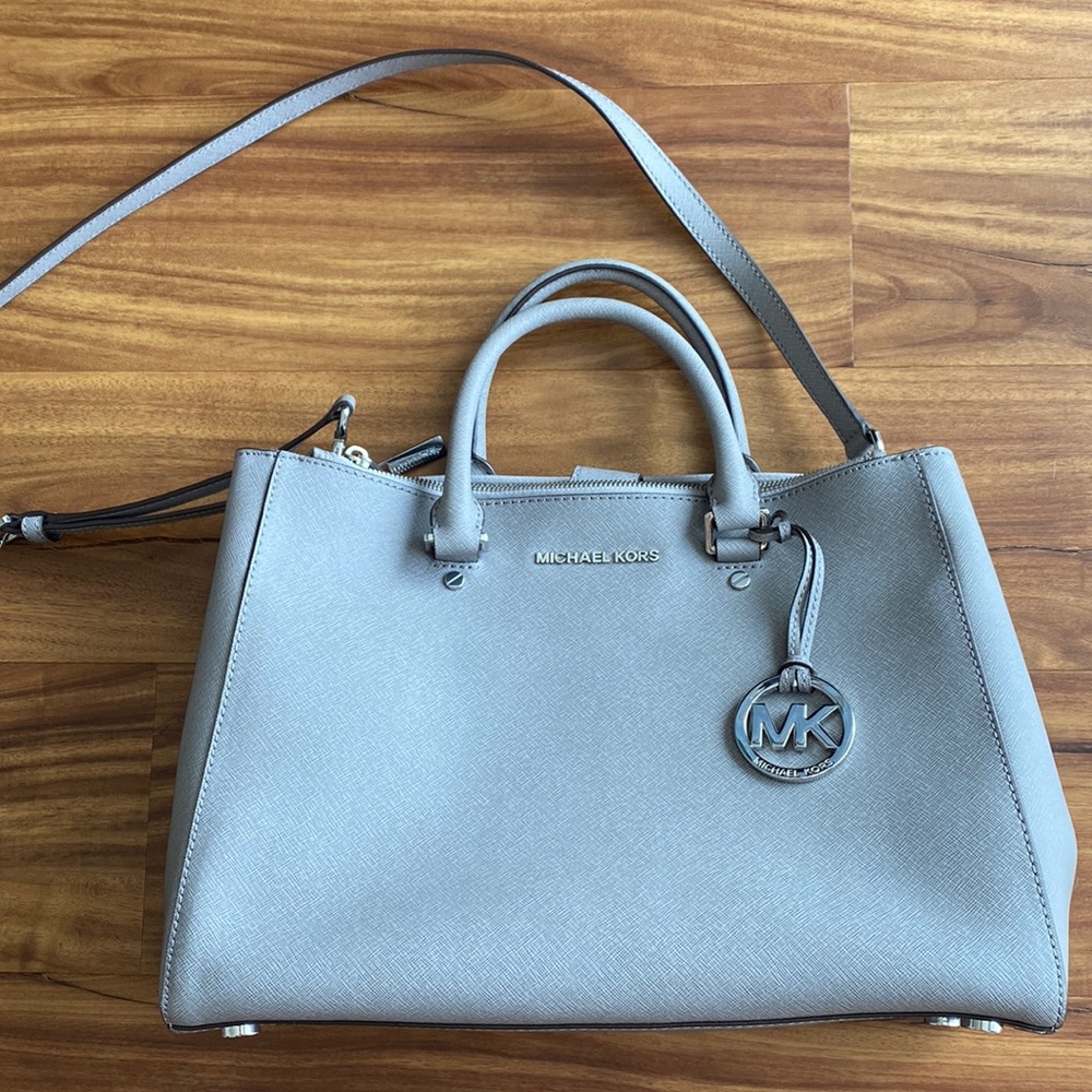 Michael Kors Handbag Almost Brand New!